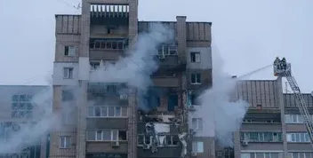 В Дніпрі завдано удар дроном по багатоповерхівці: масштаби наслідків та героїчна операція рятувальників
