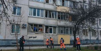 Руйнування в Дніпрі: Безпілотники РФ завдали удару по житлових будинках та гаражах