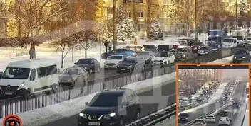 У Дніпрі утворився затор на Слобожанському проспекті через обмеження руху до Нового мосту