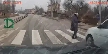 ДТП у Дніпрі: Водій збив жінку на переході