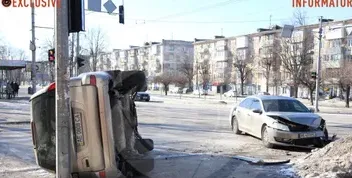 Трагедія на Поля: Toyota перекинулася після ДТП у Дніпрі