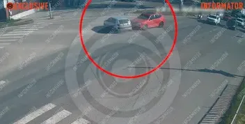 Аварія на перехресті: зіткнення BMW та Hyundai у Дніпрі