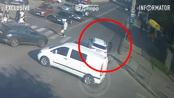 У Дніпрі на вулиці Калиновій автомобіль Kia збив дитину на самокаті