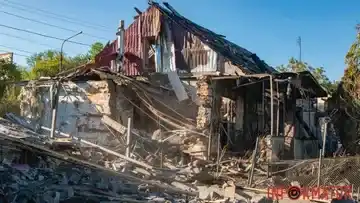 Нічна атака дронів на Дніпро: є руйнування та постраждалі