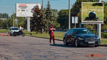 ДТП у Дніпрі: на Набережній Перемоги зіткнулися Infiniti та мотоцикл
